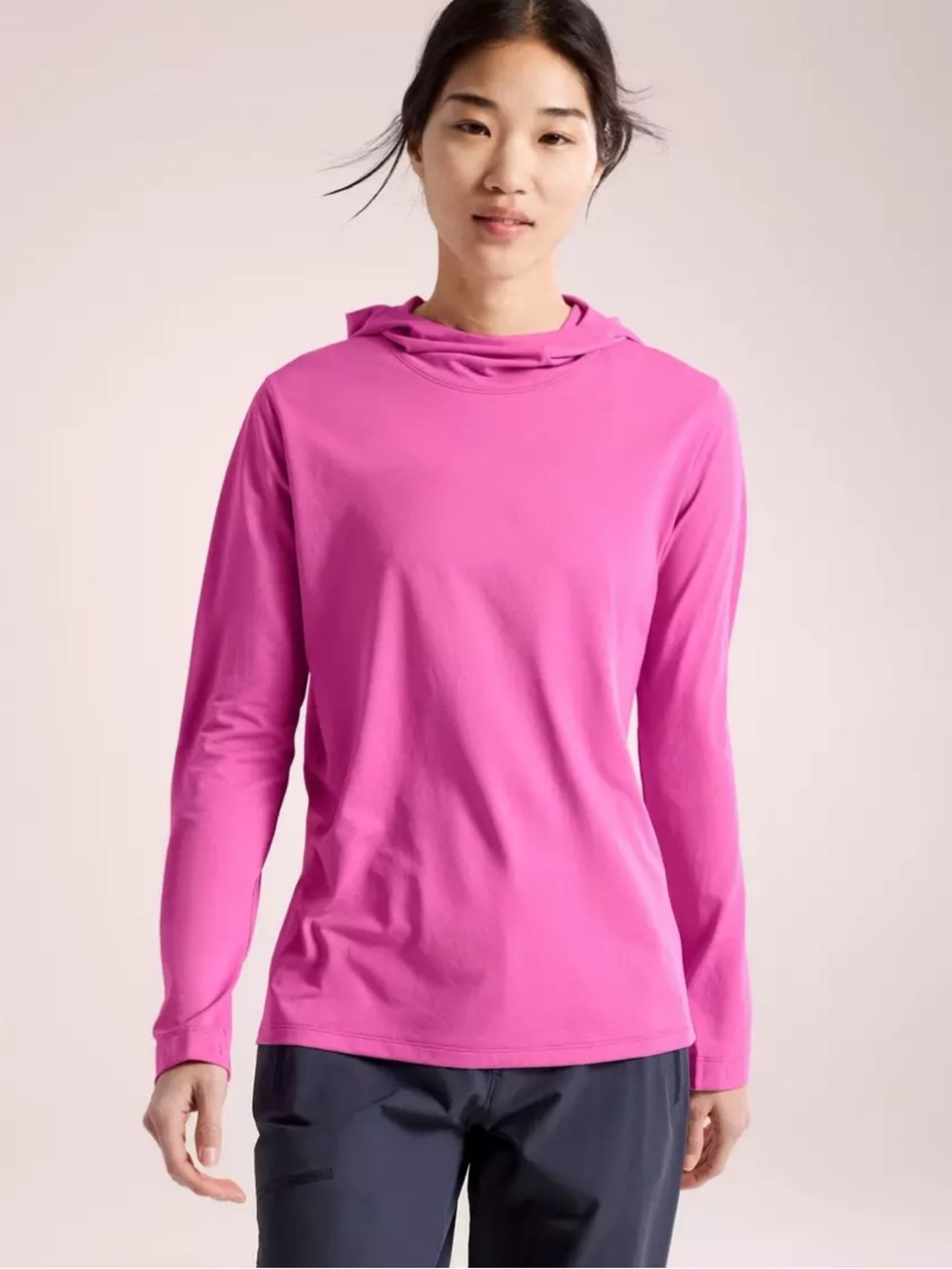 Arc'teryx Women's Lightweight Hoody in Hot Pink